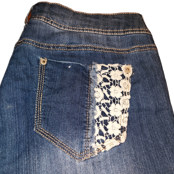 NB Crochet Jean Capris - Picture 5 of 11